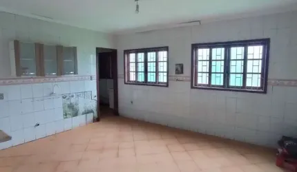 Casa Com 03 Dormitórios e 02 Suítes!