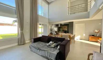 Casa Com 4 Suítes no bairro Campeche!