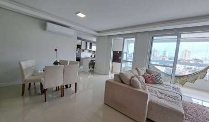 Apartamento com 2 suítes no Estreito