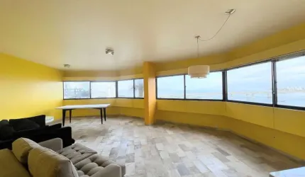 Apartamento de 4 dormitórios no Centro de Florianópolis