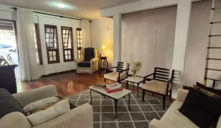 Excelente casa com 4 dorms  no bairro Agronômica