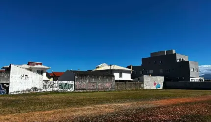 Terreno de 360 m² no bairro Carianos - Floriaópolis SC