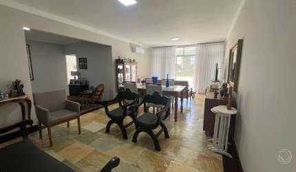 Apartamento com 3 quartos sendo 2 suítes no Centro de Florianópolis