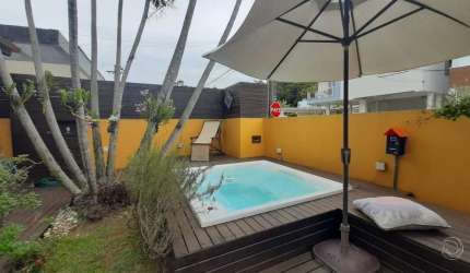 Casa residencial com 4 quartos em Canasvieiras