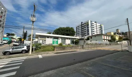 Terreno de esquina com 1.042m² e viabilidade 4.5 em Capoeiras