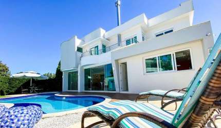 Casa Alto Padrão com 4 suítes em Jurerê Internacional