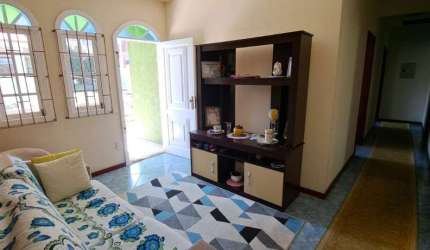 Casa com 250m² 6 quartos sendo 2 suítes na Praia Comprida