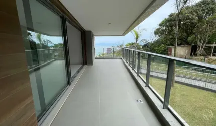 Apartamento com 3 suítes em Cacupé