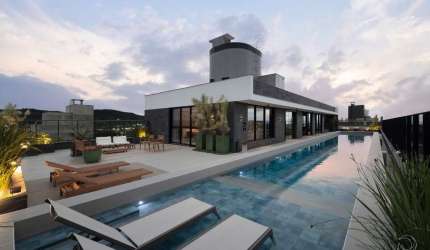 Apartamento com 3 suítes em Jurerê Internacional