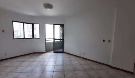 Apartamento 3 quartos sendo 1 suíte no Centro