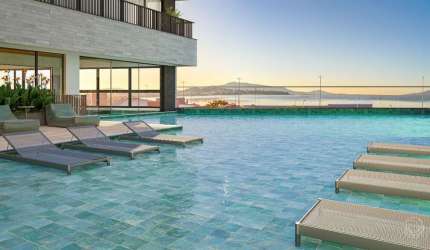 Apartamento com 2 suítes na Praia Comprida