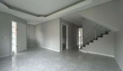 Casa Residencial de 150m² com 5 quartos no Pagani