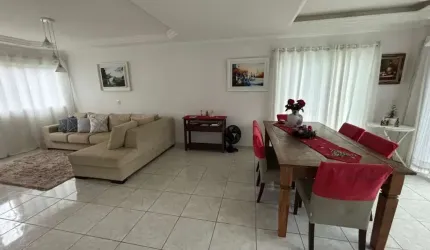 Ótima casa com 3 quartos no incrível bairro Campeche