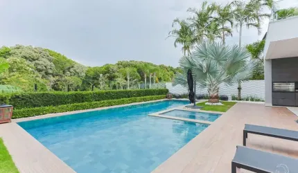 Casa Alto Padrão com 5 quartos em Jurerê