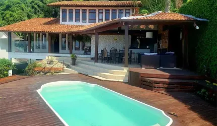 Ótima casa com 5 quartos no Centro -  São José