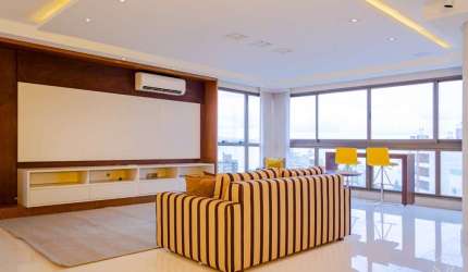 Apartamento com 3 suítes e 256,46 m² no Centro de Florianópolis
