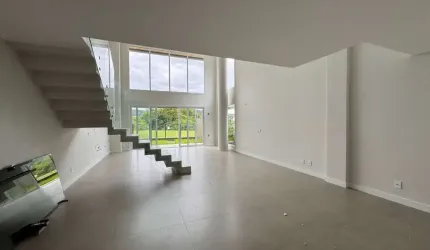 Apartamento Duplex com 3 suítes em Jurerê In