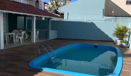 Casa Residencial de 5 dorms no bairro Cachoeira Do Bom Jesus