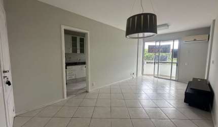 Apartamento com 3 quartos sendo 1 suíte na Trindade