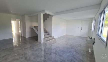 Casa com 3 quartos sendo 1 suíte no bairro Aririú em Palhoça