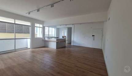 Apartamento 86m² com 2 quartos sendo 1 suite no Centro de Florianópolis