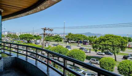 Apartamento com 4 suítes e 335m² no Centro