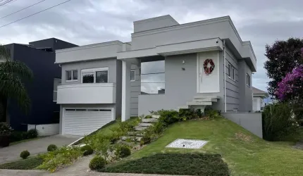 Excelente Casa totalmente mobiliada com 3 suítes no bairro Pedra branca