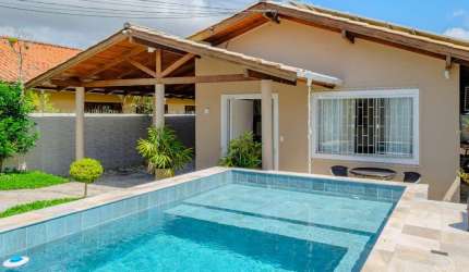 Casa Residencial de 200m² com 3 quartos no Córrego Grande