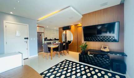 Apartamento com 2 quartos sendo 1 suíte em Jurerê