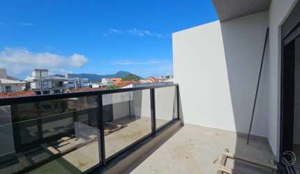 Casa com 3 quartos sendo 1 suíte no Carianos