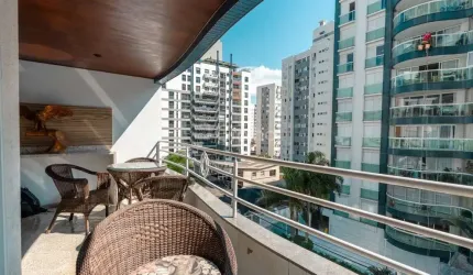 Apartamento com 4 quartos sendo 2 suítes no Centro