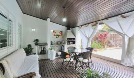 Casa com 4 quartos sendo 1 suíte no Córrego Grande