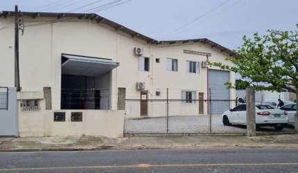 Terreno com 1.336,77m² em Barreiros