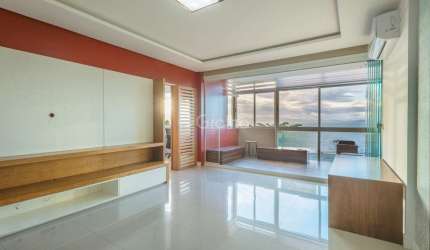 Apartamento de 164m² com 3 suítes no Centro