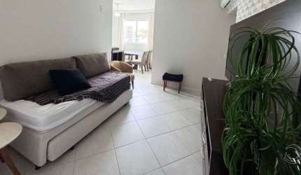 Apartamento de 80m² com 3 quartos sendo 1 suíte nos Ingleses
