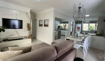 Casa com 269m² e 5 quartos sendo 1 suíte  em Canasvieiras