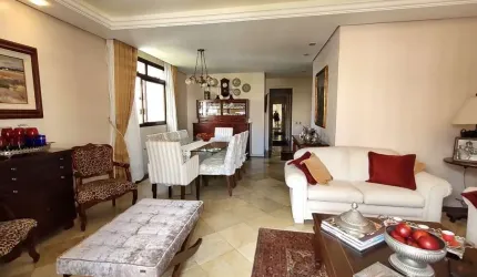 Apartamento de 139m² com 4 quartos sendo 1 suíte no Centro