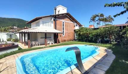Casa de 205m² com 4 suítes na Cachoeira do Bom Jesus