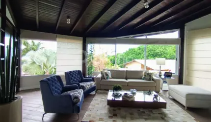 Casa com 5 quartos sendo 1 suíte no Bairro Tijuquinhas em Biguaçu