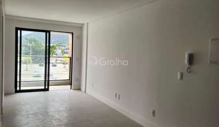 Apartamento com 2 quartos sendo 1 suíte no bairro Saco Grande em Florianópolis