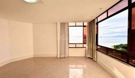 Apartamento de 206m² com 4 quartos sendo 2 suítes na Agronômica