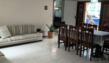 Casa com 05 quartos no bairro Barra da Lagoa