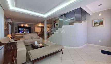 Casa de 303m² com 3 suítes no Saco Grande