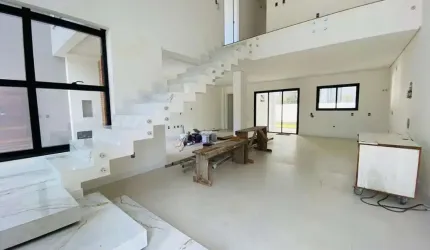 Casa Residencial de 3 dorms no bairro Deltaville