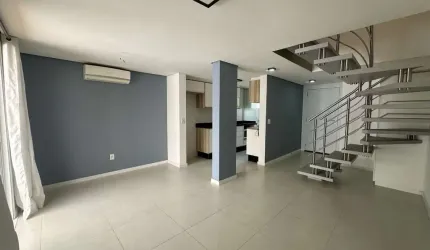 Casa com 2 suítes no bairro Morro das Pedras