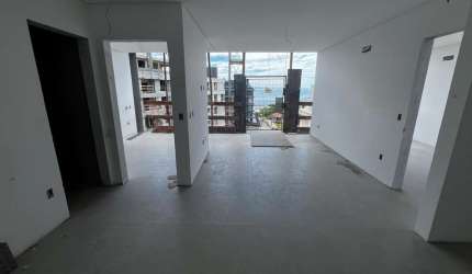 Apartamento à Venda: Exclusividade, Conforto e Vista para o Mar em Jurerê