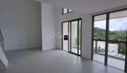 Duplex com 2 suítes e 92m² privativos em Jurerê Internacional, Florianópolis