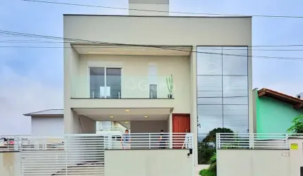 Casa à venda com 3 suítes no Campeche, Florianópolis - SC