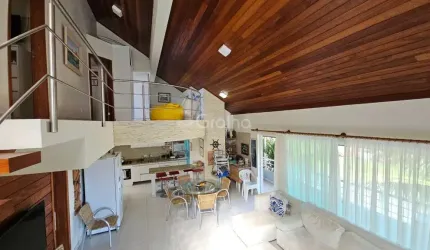 Casa de 433m² com 11 quartos sendo 1 suíte em Canasvieiras