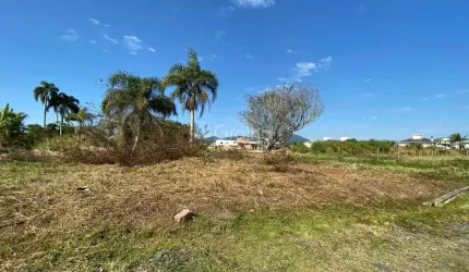 Terreno de 360m² no Carianos